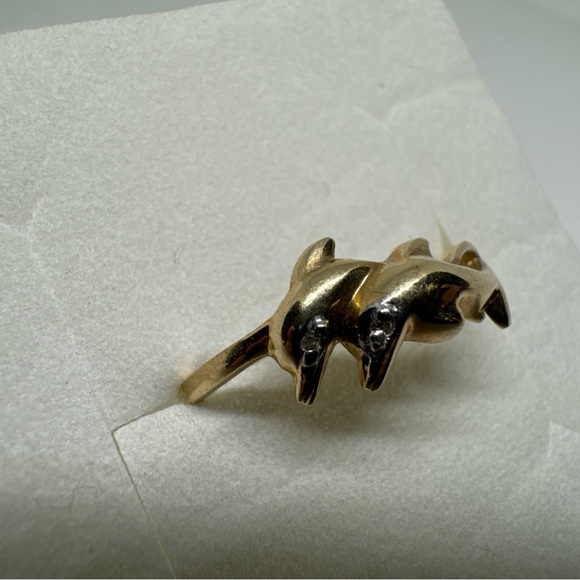 Vintage 10k Yellow Gold Dolphin Ring Size 8.75 Diamond Eyes Ocean Beach - Picture 2 of 12